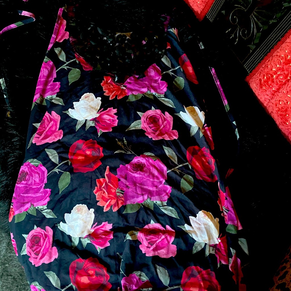 Beautiful beach bunniy cover up sz med